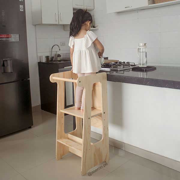 Torre-de-aprendizaje-1-nivel برج التعلم مونتيسوري 3 في 1 – مساعد الأطفال مع سبورة وطاولة نشاط