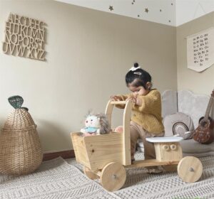 مشاية أطفال خشبية قابلة للتعديل – لعبة دفع مونتيسوري لتعلم المشي